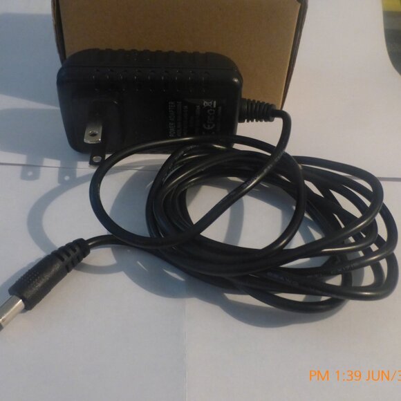 Power Adapter RXW-0698-0502000-E Input AC100-240V-0.5A Output DC5V-2000mA - Picture 3 of 6
